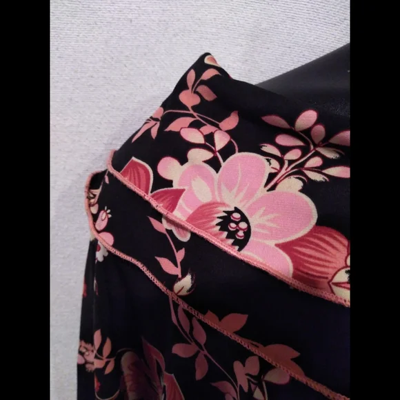Olivia Paige Floral Top Size XL - Picture 3 of 5
